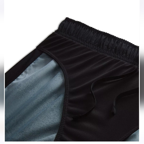 Nike Women's Dri-FIT Tempo Running Shorts - Picture 4 of 9